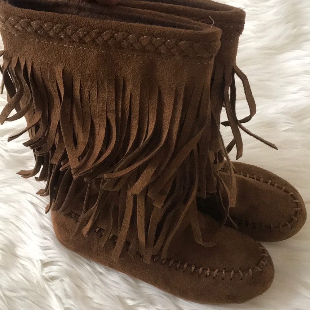 BNWT Girls Moccasin Fringe Boots size 13